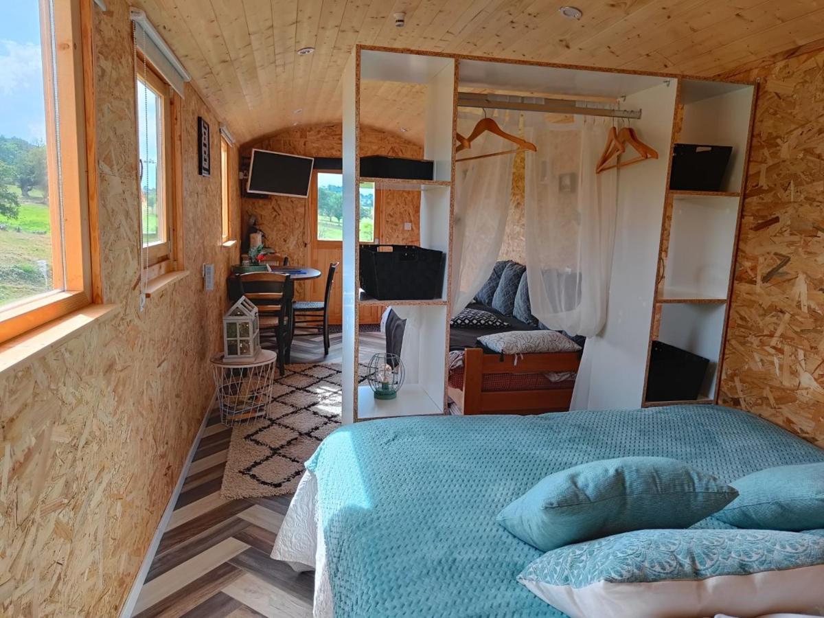 Chez Christy Chemin Des Dinots Bed & Breakfast Saint-Bonnet-de-Four Bagian luar foto