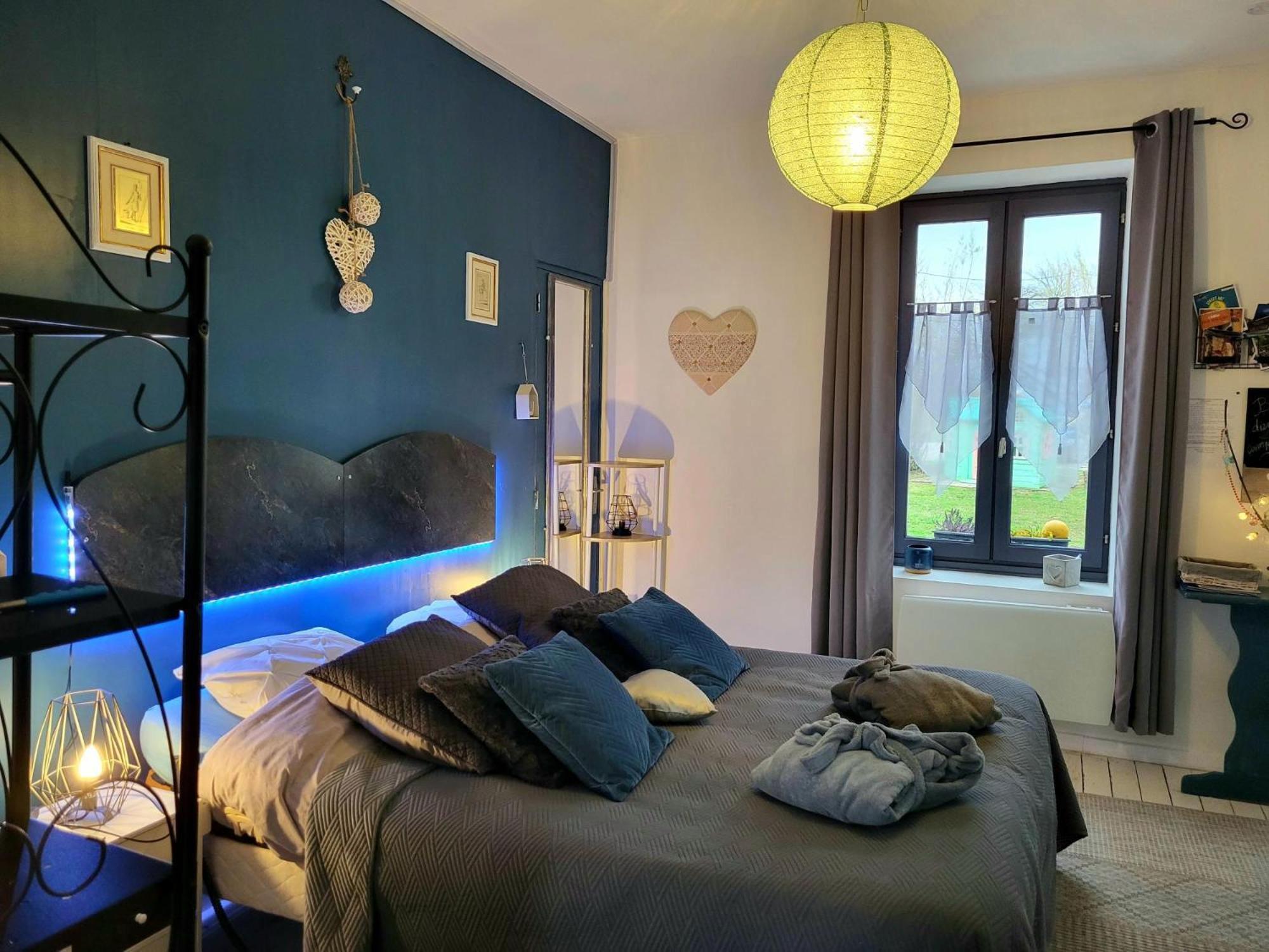 Chez Christy Chemin Des Dinots Bed & Breakfast Saint-Bonnet-de-Four Bagian luar foto