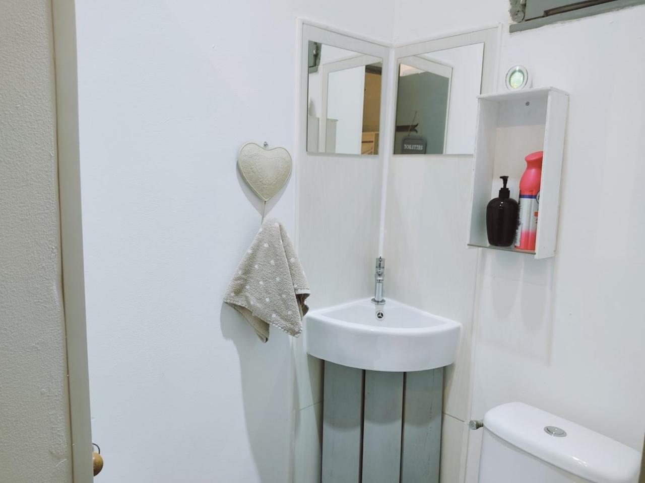 Chez Christy Chemin Des Dinots Bed & Breakfast Saint-Bonnet-de-Four Ruang foto