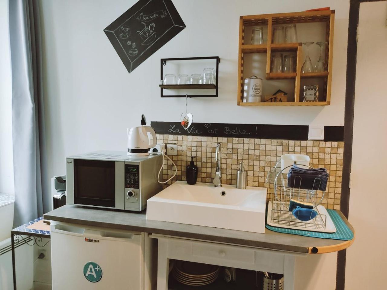 Chez Christy Chemin Des Dinots Bed & Breakfast Saint-Bonnet-de-Four Ruang foto